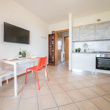 Gardappartamenti Cascinale Pool Desenzano del Garda Exteriör bild