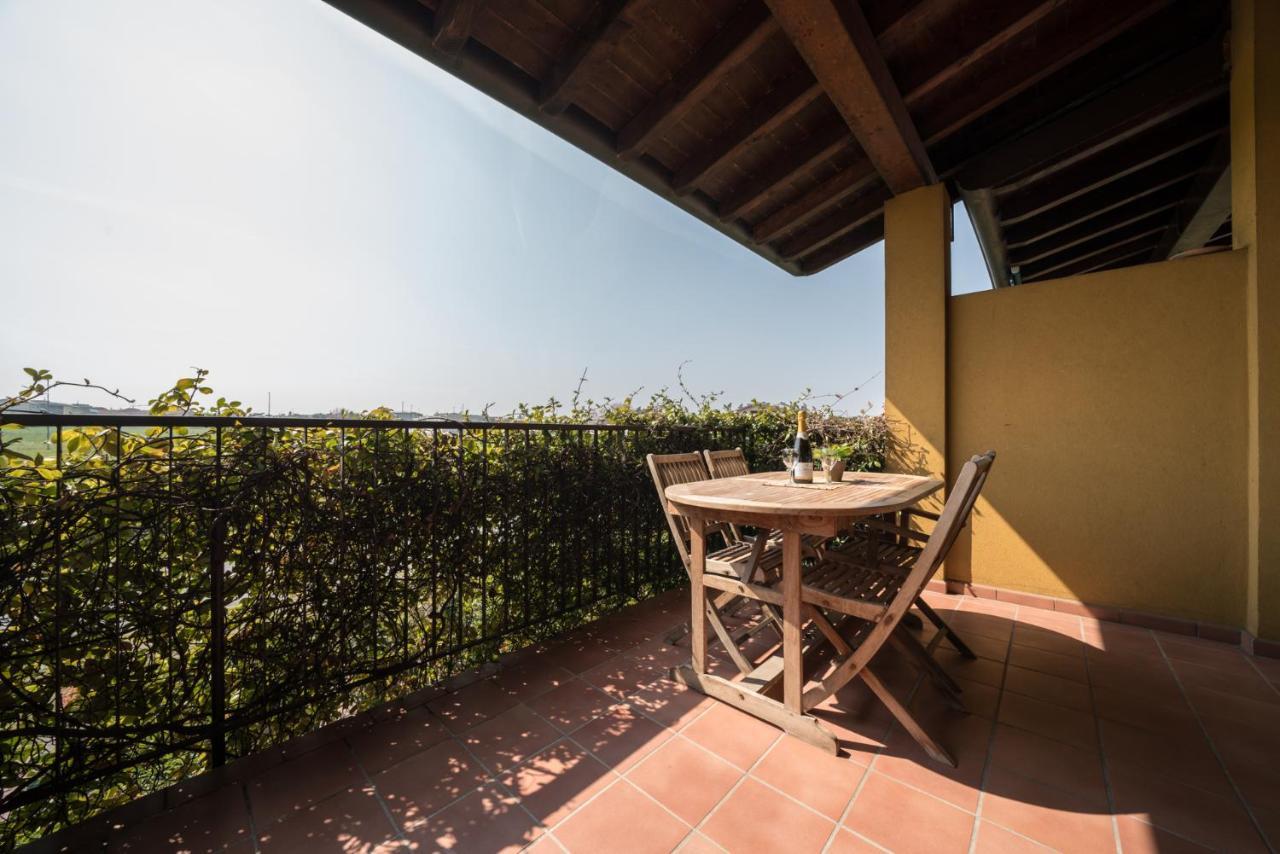 Gardappartamenti Cascinale Pool Desenzano del Garda Exteriör bild